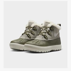 Nike Woodside Chukka II Duck Boots